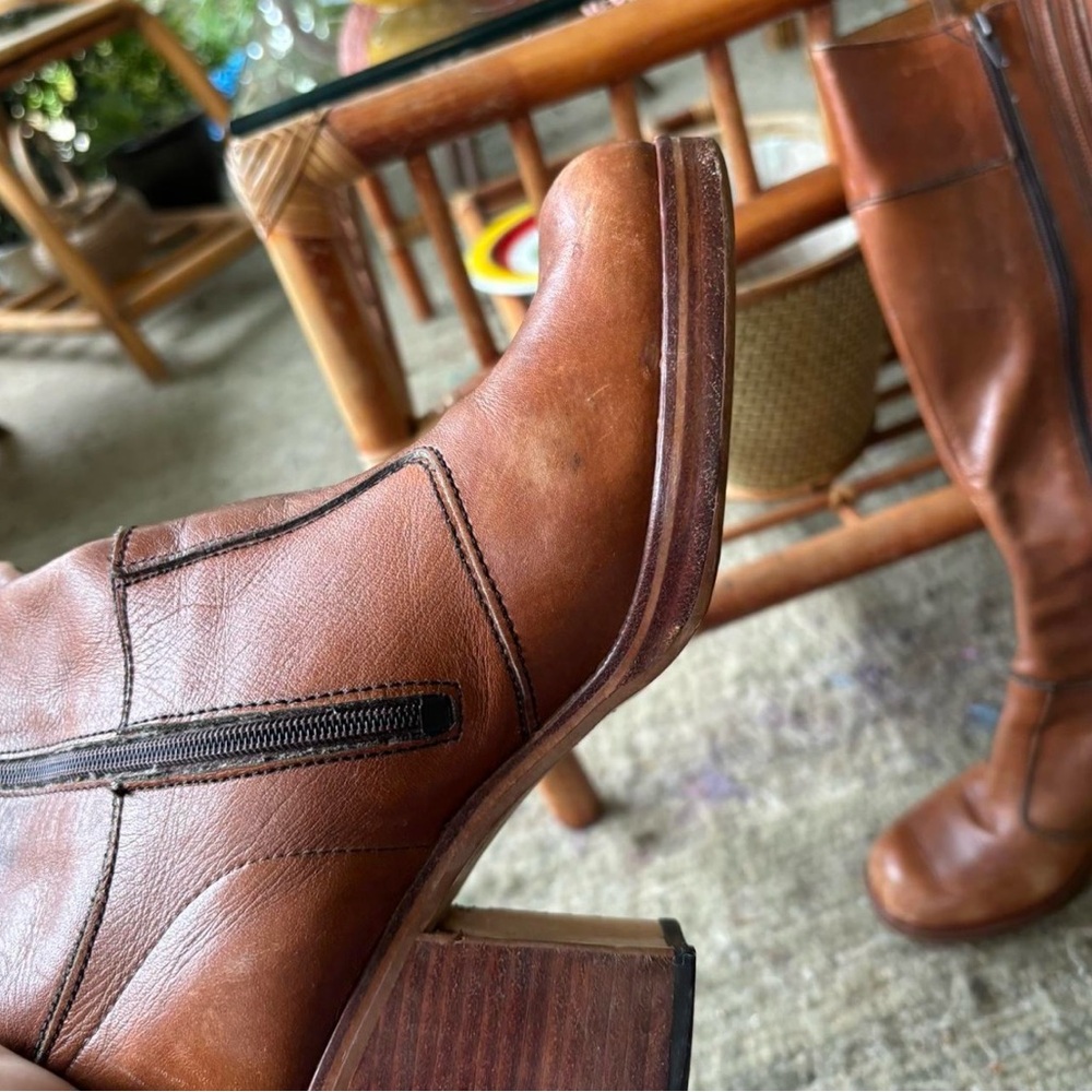 Vintage leather knee height brown boots - Picture 5 of 6